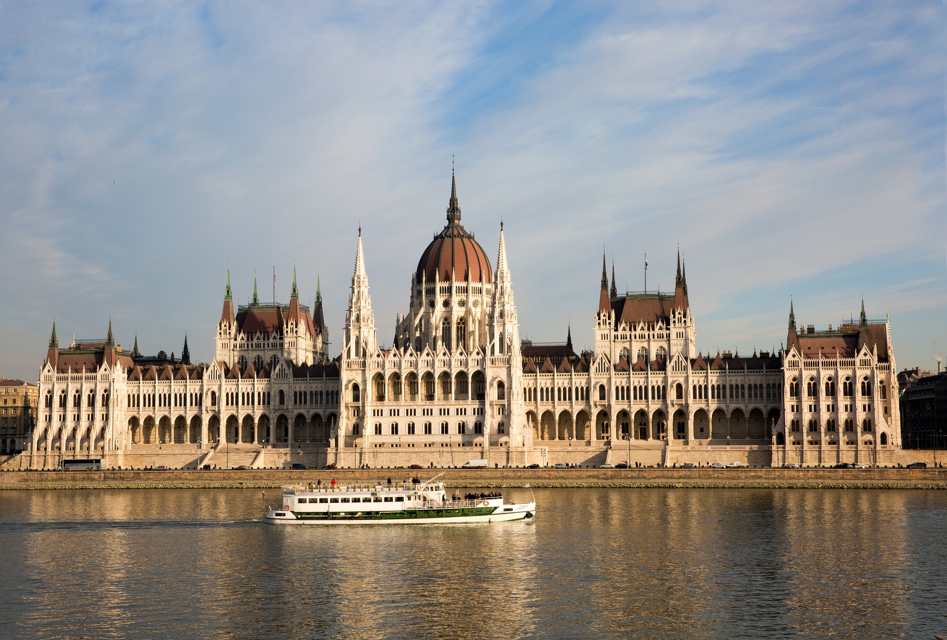 Die DonauTour: Fluß, Brücken & Menschen